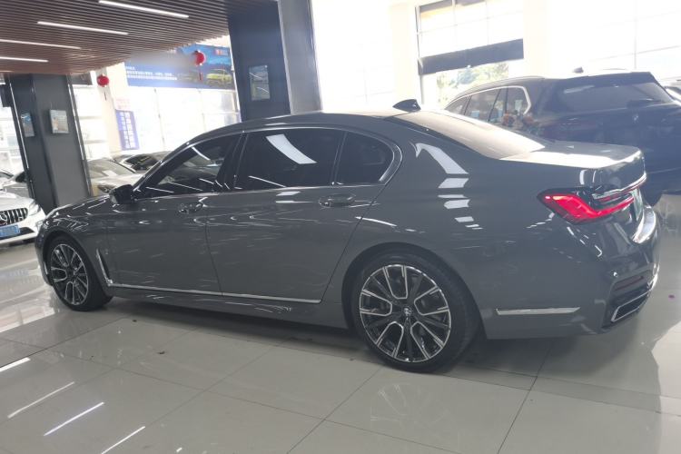 Used BMW 7 Series 2019 Updated 740Li Luxury Version M Sport Package Exterior 3