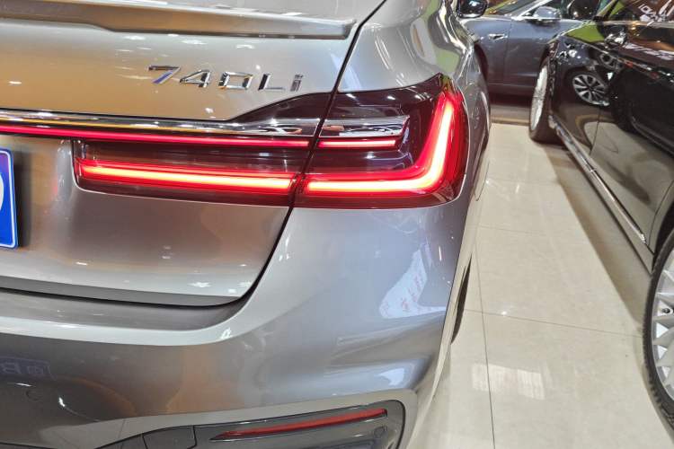 Used BMW 7 Series 2019 Updated 740Li Luxury Version M Sport Package Exterior 3