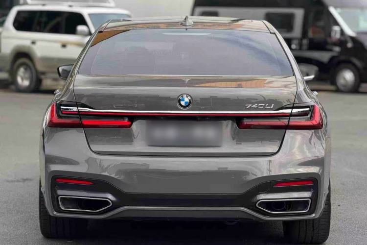 Used BMW 7 Series 2019 Updated 740Li Luxury Version M Sport Package Exterior 4