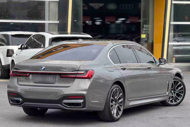 Used BMW 7 Series 2019 Updated 740Li Luxury Version M Sport Package Exterior 5