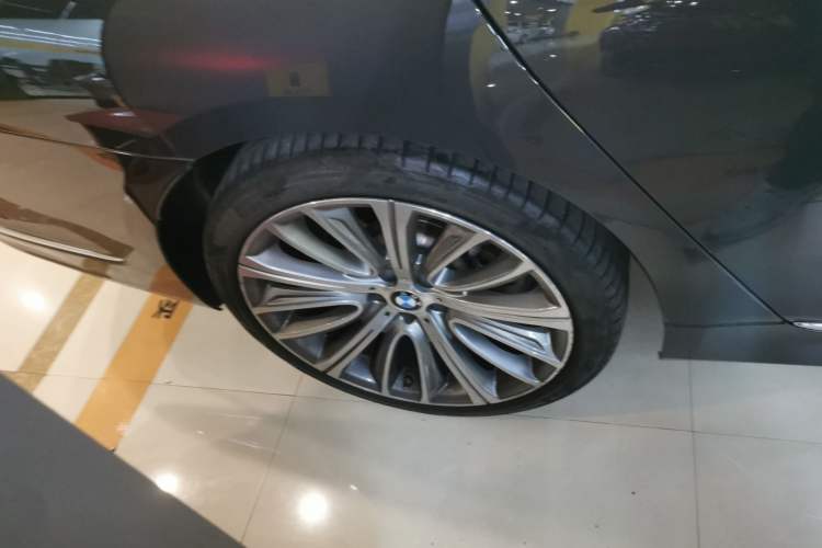 Used BMW 7 Series 2019 Restyled 740Li Leading Luxury Package Exterior 8