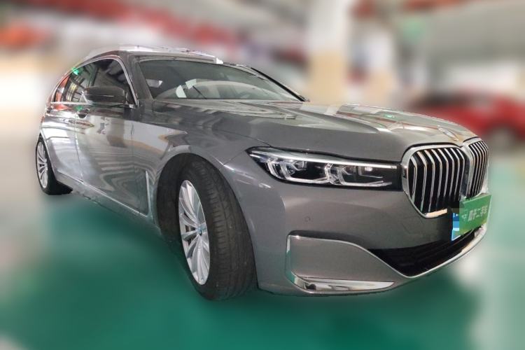Used BMW 7 Series 2019 730Li Luxury Package Front Right 45 Deg