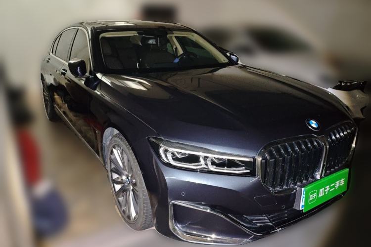 Used BMW 7 Series 2019 740Li Leading Edition Luxury Package Front Right 45 Deg