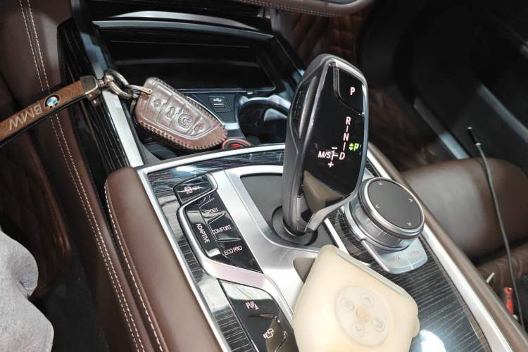 Used BMW 7 Series 2019 Updated 740Li Luxury Version M Sport Package Gear Lever