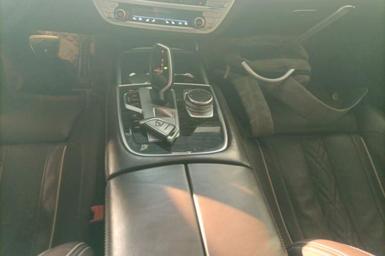 Used BMW 7 Series 2019 Restyled 740Li Leading Edition M Sport Package Gear Lever