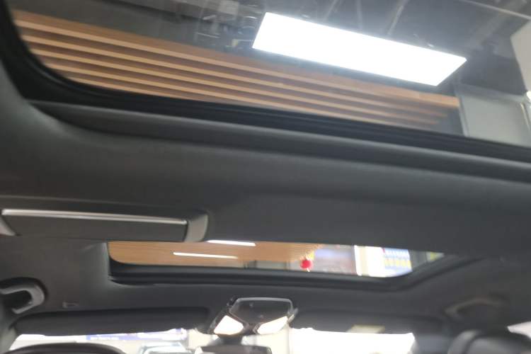 Used BMW 7 Series 2019 Updated 740Li Luxury Version M Sport Package Headliner