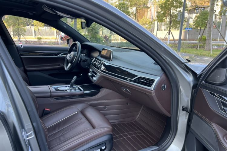 Used BMW 7 Series 2019 Restyled 730Li M Sport Package Interior 15