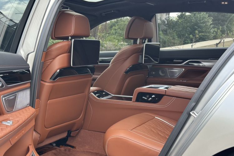 Used BMW 7 Series 2019 Restyled 740Li xDrive Executive Luxury Package Interior 5