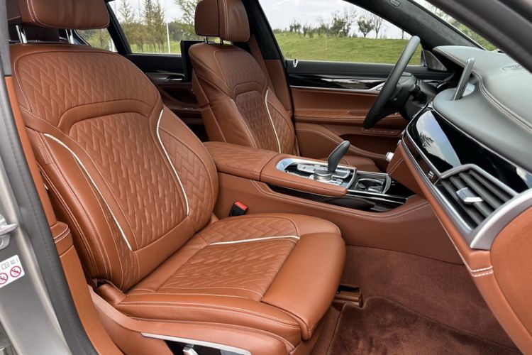 Used BMW 7 Series 2019 Restyled 740Li xDrive Executive Luxury Package Interior 6