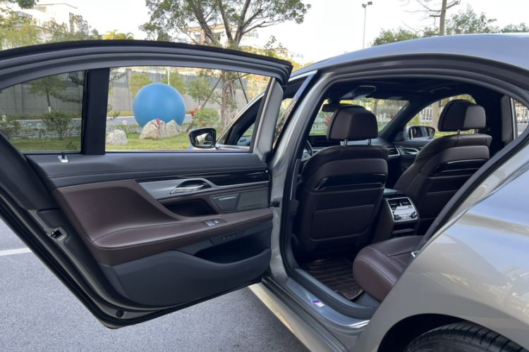 Used BMW 7 Series 2019 Restyled 730Li M Sport Package Interior 6