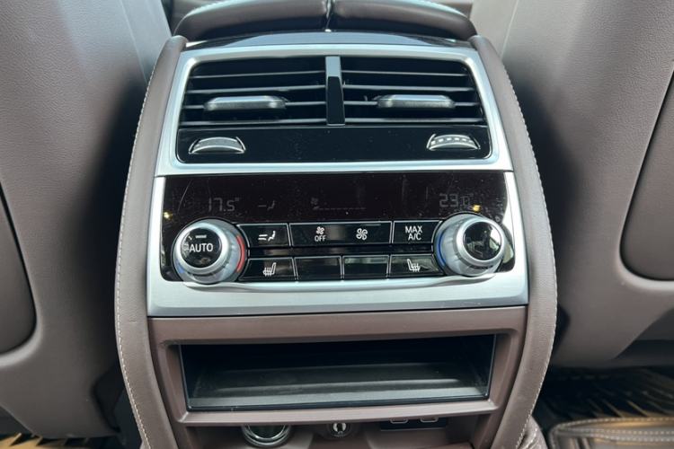 Used BMW 7 Series 2019 Restyled 730Li M Sport Package Interior 8