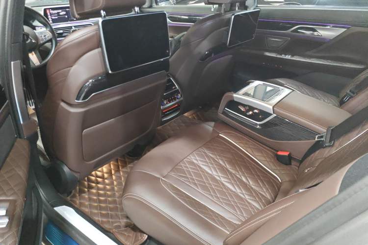 Used BMW 7 Series 2019 Updated 740Li Luxury Version M Sport Package Left Rear Seat