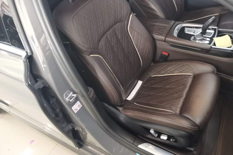 Used BMW 7 Series 2019 Updated 740Li Luxury Version M Sport Package Right Front Seat