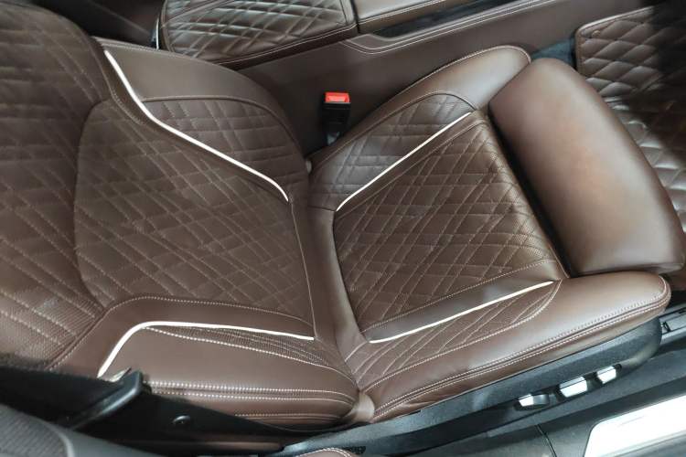 Used BMW 7 Series 2019 Updated 740Li Luxury Version M Sport Package Right Front Seat