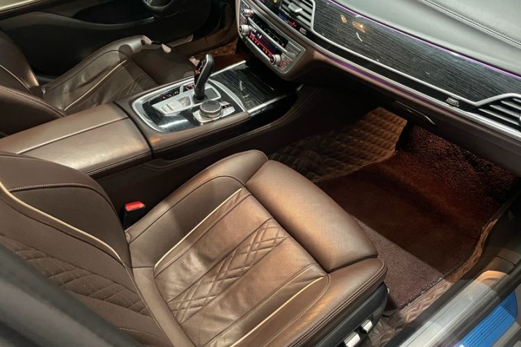 Used BMW 7 Series 2019 Restyled 740Li Leading Edition M Sport Package Right Front Seat