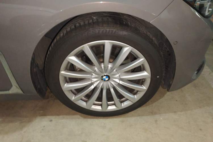 Used BMW 7 Series 2019 Updated 730Li Luxury Package Right Front Wheel Hub