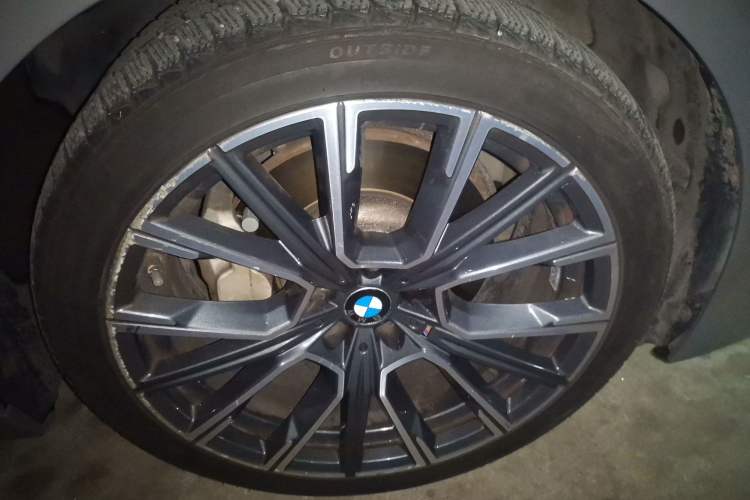 Used BMW 7 Series 2019 730Li M Sport Package Right Front Wheel Hub