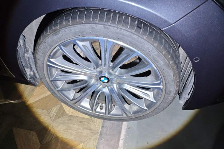 Used BMW 7 Series 2019 740Li Leading Edition Luxury Package Right Front Wheel Hub