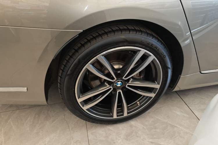 Used BMW 7 Series 2019 Restyled 730Li M Sport Package Right Rear Wheel Hub