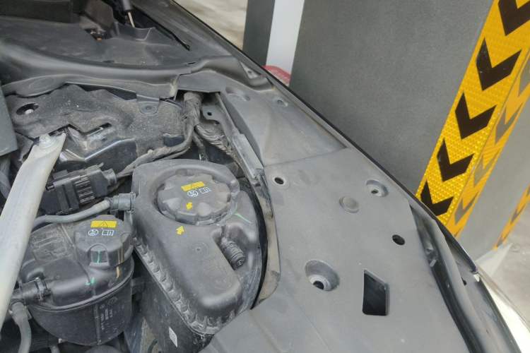 Used BMW 7 Series 2019 740Li Leading Model M Sport Package Engine Bay Left