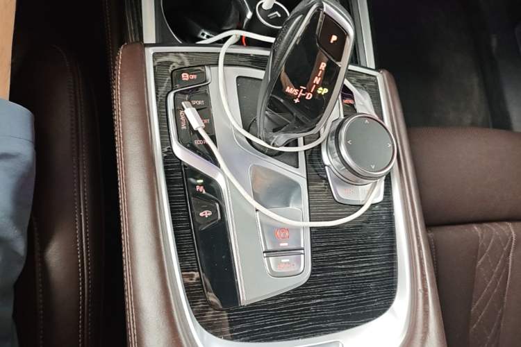 Used BMW 7 Series 2019 Restyled 740Li Leading Edition M Sport Package Gear Lever