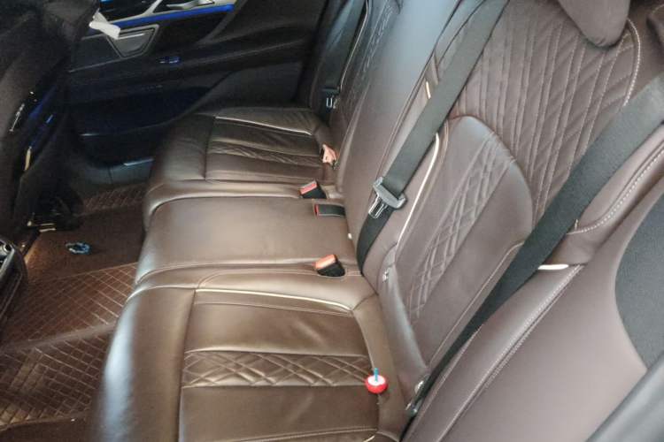 Used BMW 7 Series 2019 740Li Leading Model M Sport Package Left Rear Seat