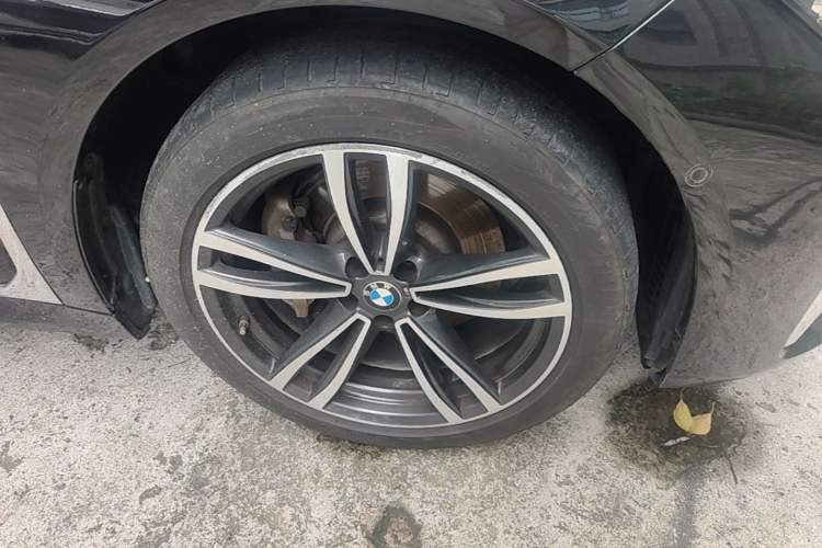 Used BMW 7 Series 2019 Restyled 730Li M Sport Package Right Front Wheel Hub