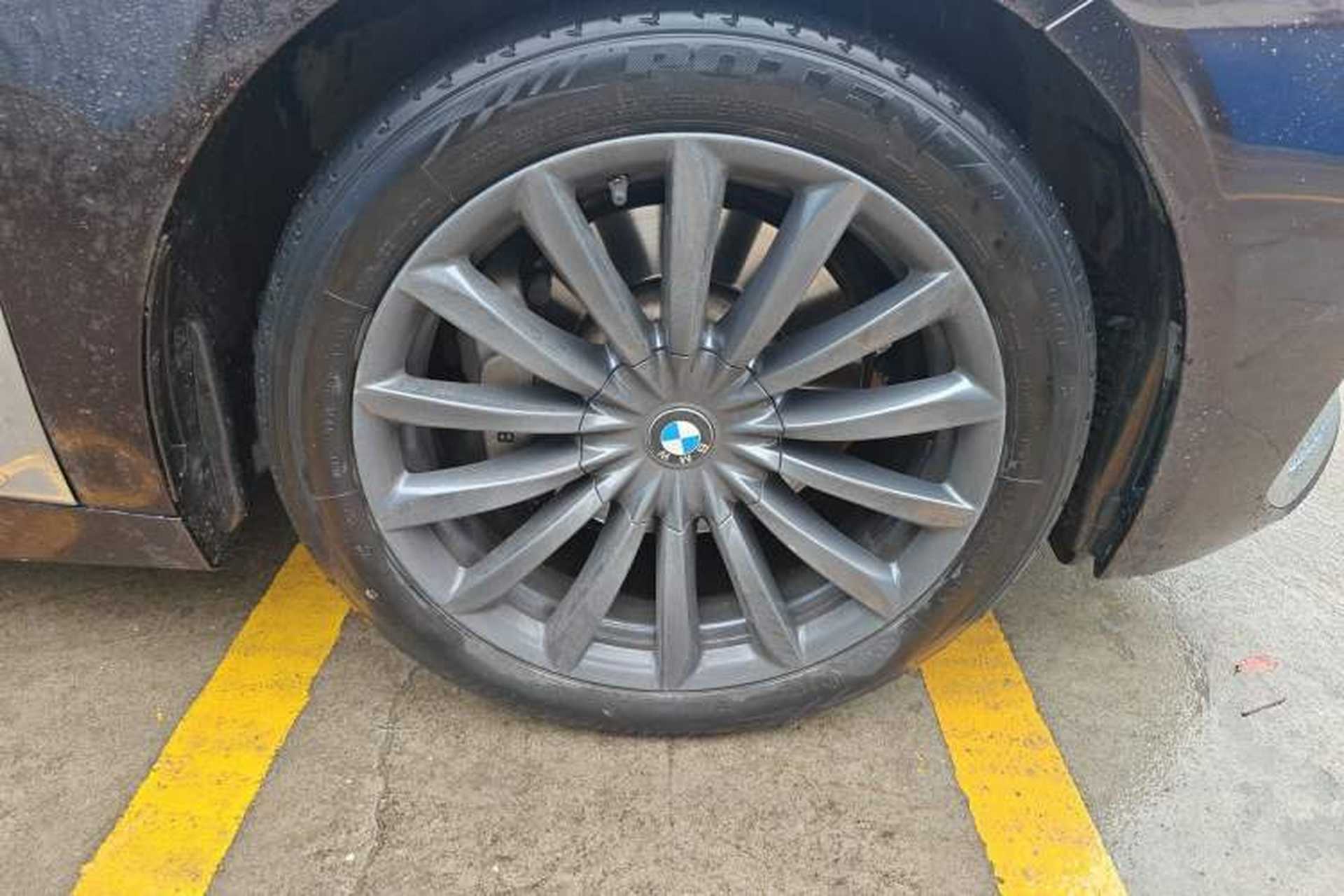 Used BMW 7 Series 2019 730Li Luxury Package Right Front Wheel Hub