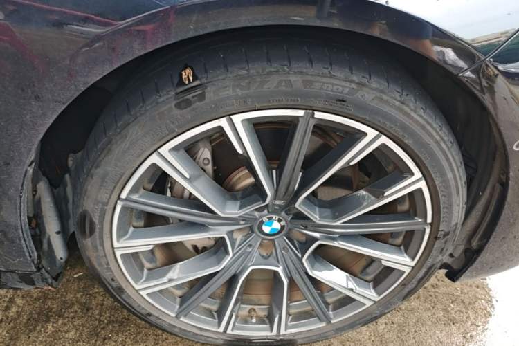 Used BMW 7 Series 2019 Restyled 740Li Leading Edition M Sport Package Right Front Wheel Hub