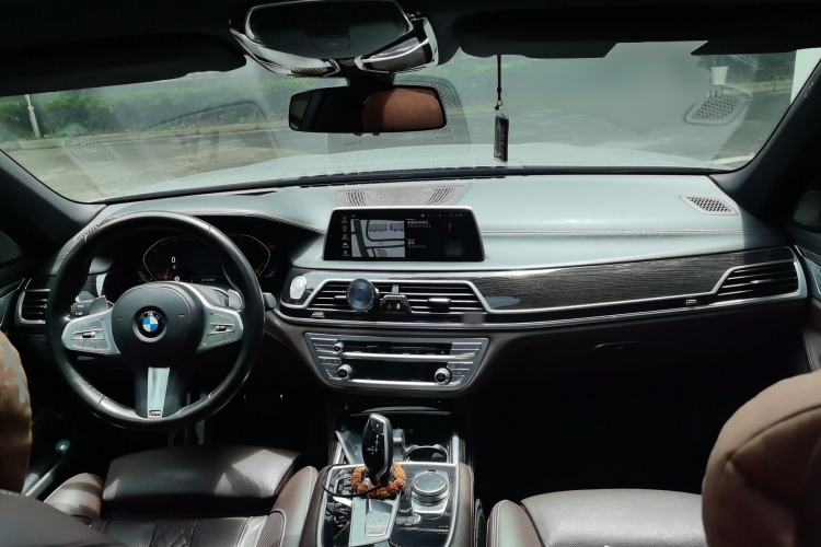 Used BMW 7 Series 2019 740Li Luxury Edition M Sport Package Center Console