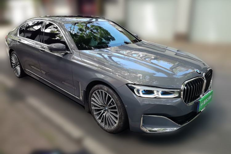 Used BMW 7 Series 2019 740Li Luxury Edition with Premium Package Front Right 45 Deg