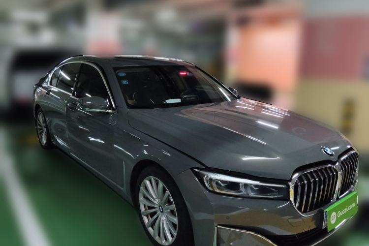 Used BMW 7 Series 2019 730Li Luxury Package Front Right 45 Deg