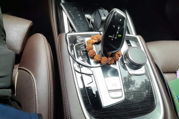 Used BMW 7 Series 2019 740Li Luxury Edition M Sport Package Gear Lever