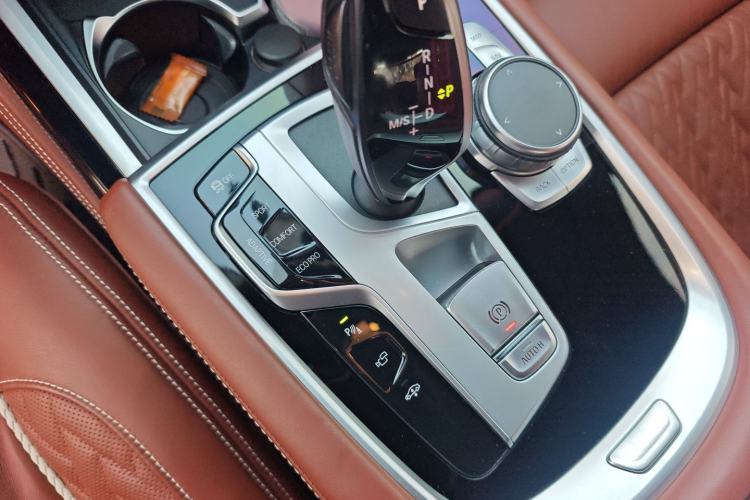 Used BMW 7 Series 2019 Updated 740Li Luxury Package Premium Edition Gear Lever