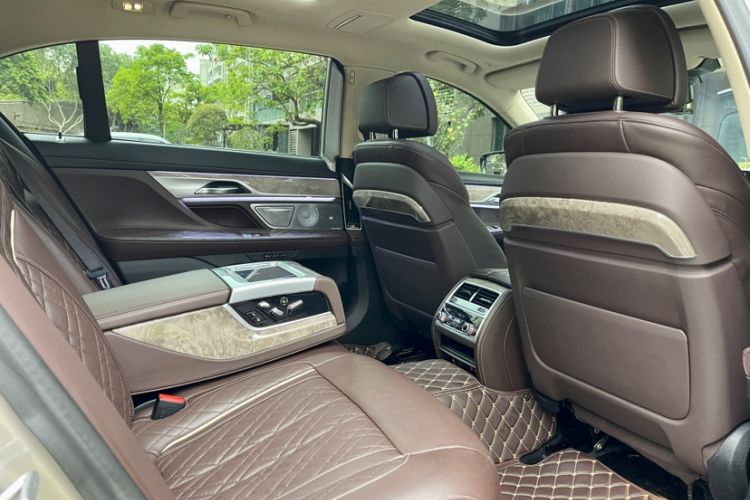 Used BMW 7 Series 2019 Restyled 740Li Leading Luxury Package Interior 6