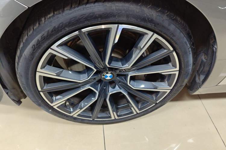 Used BMW 7 Series 2019 Restyled 740Li Leading Edition M Sport Package Left Front Wheel Hub