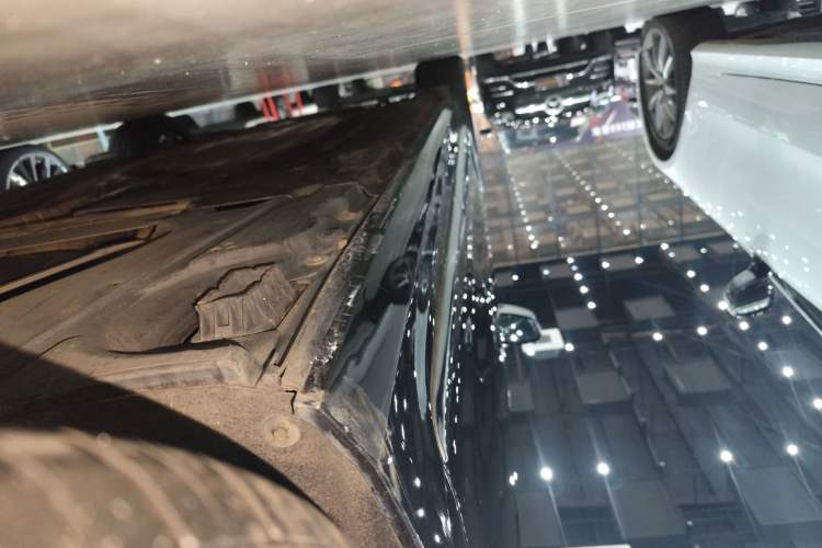 Used BMW 7 Series 2019 730Li Luxury Package Left Side Sill
