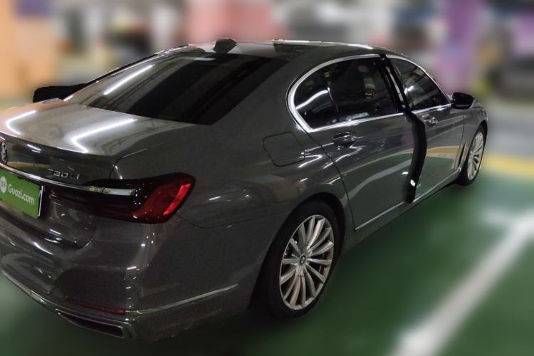 Used BMW 7 Series 2019 730Li Luxury Package Rear Right 45 Deg