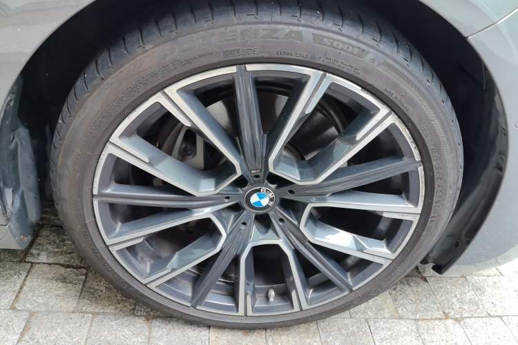 Used BMW 7 Series 2019 740Li Luxury Edition M Sport Package Right Front Wheel Hub