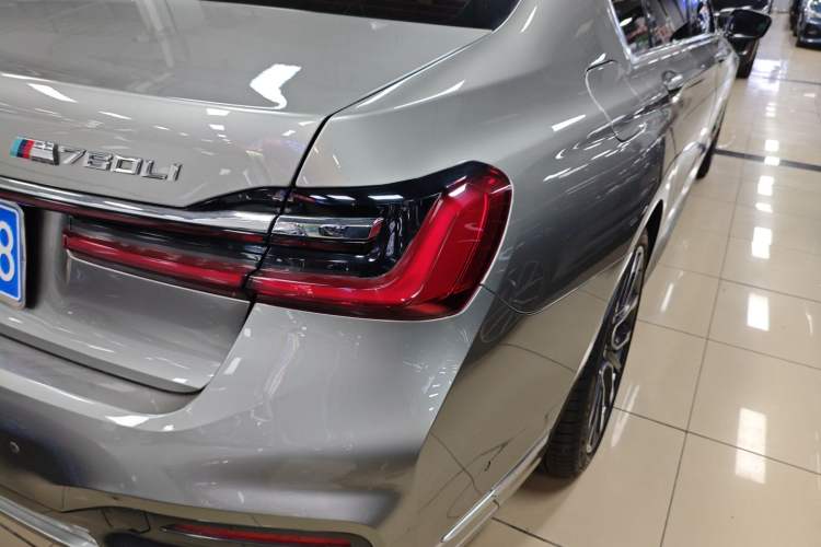 Used BMW 7 Series 2019 Restyled 740Li Leading Edition M Sport Package Right Rear Taillight
