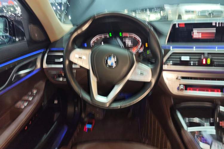 Used BMW 7 Series 2019 730Li Luxury Package Steering Wheel