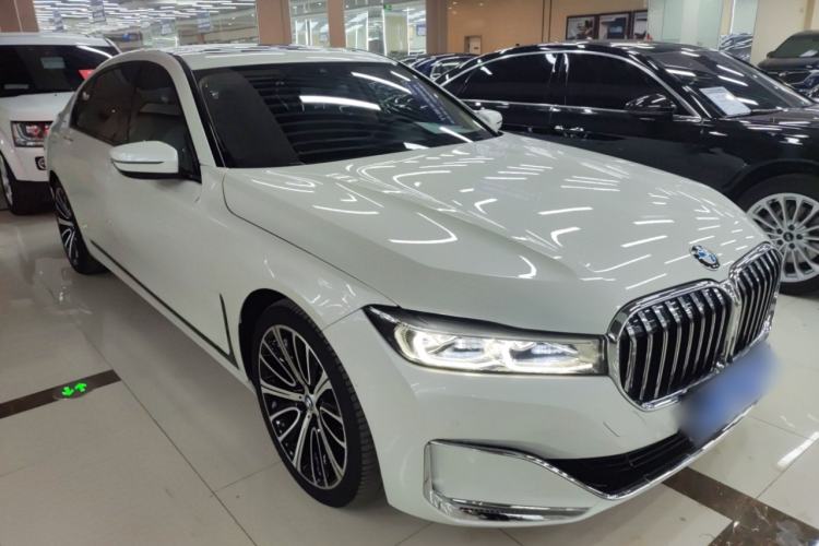 Used BMW 7 Series 2019 Restyled 740Li Leading Luxury Package Front Right 45 Deg