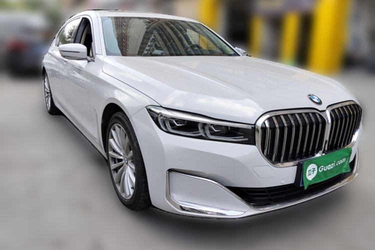 Used BMW 7 Series 2019 730Li Luxury Package Front Right 45 Deg