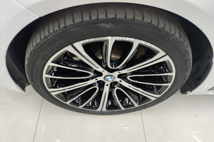 Used BMW 7 Series 2019 Restyled 740Li Leading Luxury Package Left Front Wheel Hub