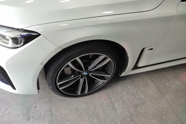 Used BMW 7 Series 2019 Restyled 730Li M Sport Package Left Front Wheel Hub