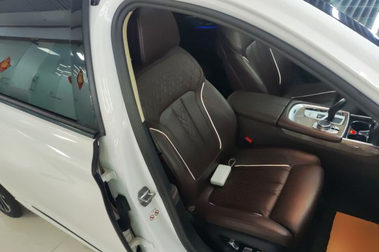 Used BMW 7 Series 2019 Restyled 740Li Leading Luxury Package Right Front Seat