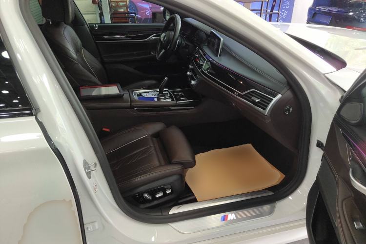 Used BMW 7 Series 2019 Restyled 730Li M Sport Package Right Front Seat
