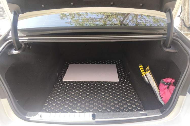 Used BMW 7 Series 2019 740Li Leading Model M Sport Package Trunk