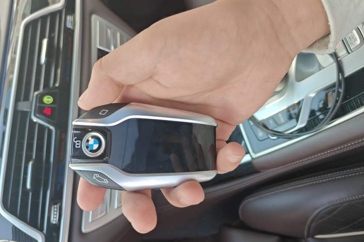 Used BMW 7 Series 2019 Restyled 740Li Leading Edition M Sport Package Vehicle Key