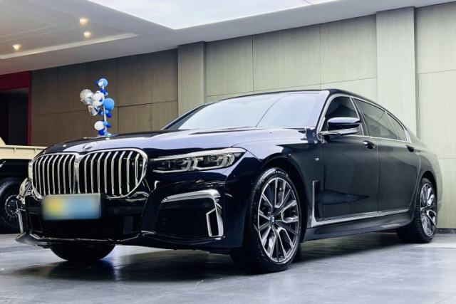 Ojetý BMW 7 Series 2021 740Li Leading Model M Sport Package